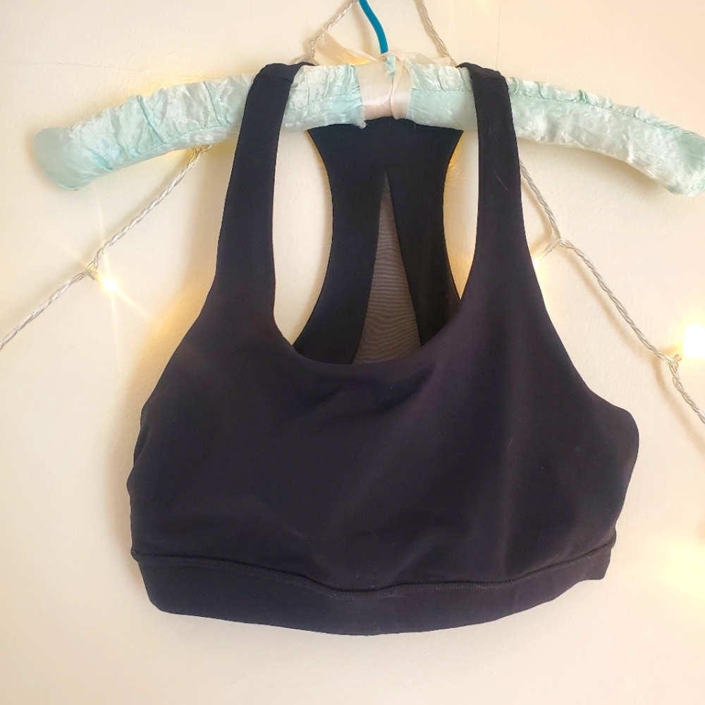 Lululemon womens size 4 black sports bra. Racerback style